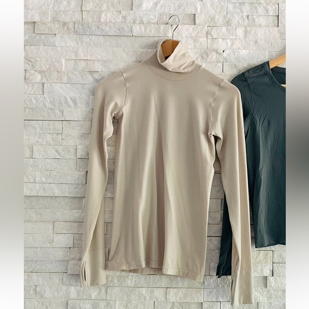 Athleta long sleeve wool turtleneck Beige XS